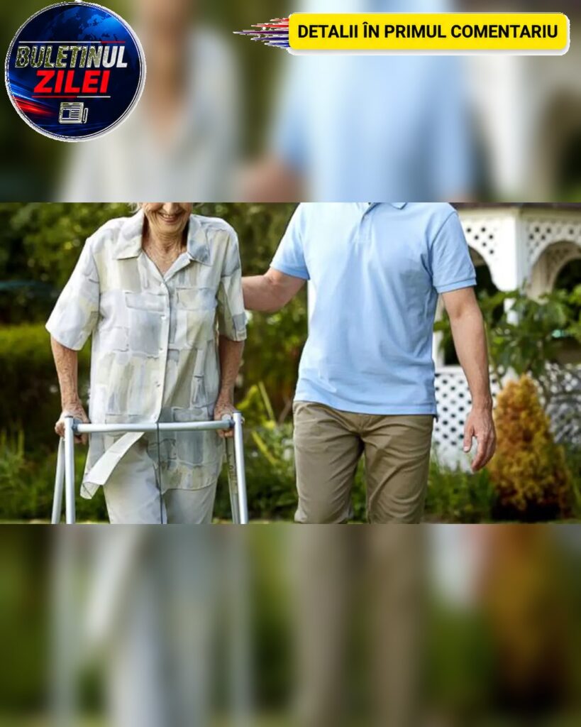 Statul oferă bani pentru cei care au grijă de bătrâni acasă: cine poate primi indemnizația și cum ajută acest sprijin